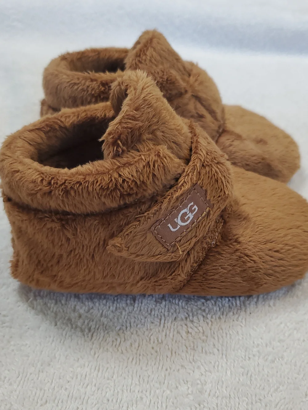 UGG Bixbie Infant Brown Fuzzy Bootie Slippers. Size 4-5